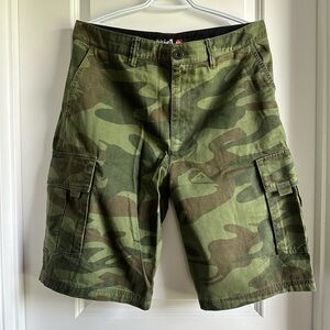 Quicksilver Camouflage Shorts. Size 33